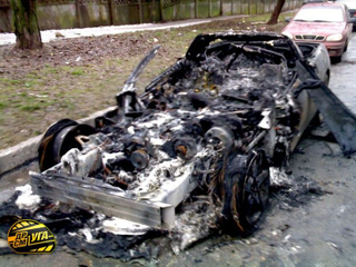 Illustration for article titled Decadent American Corvette Burned By Ukrainian Proletariat